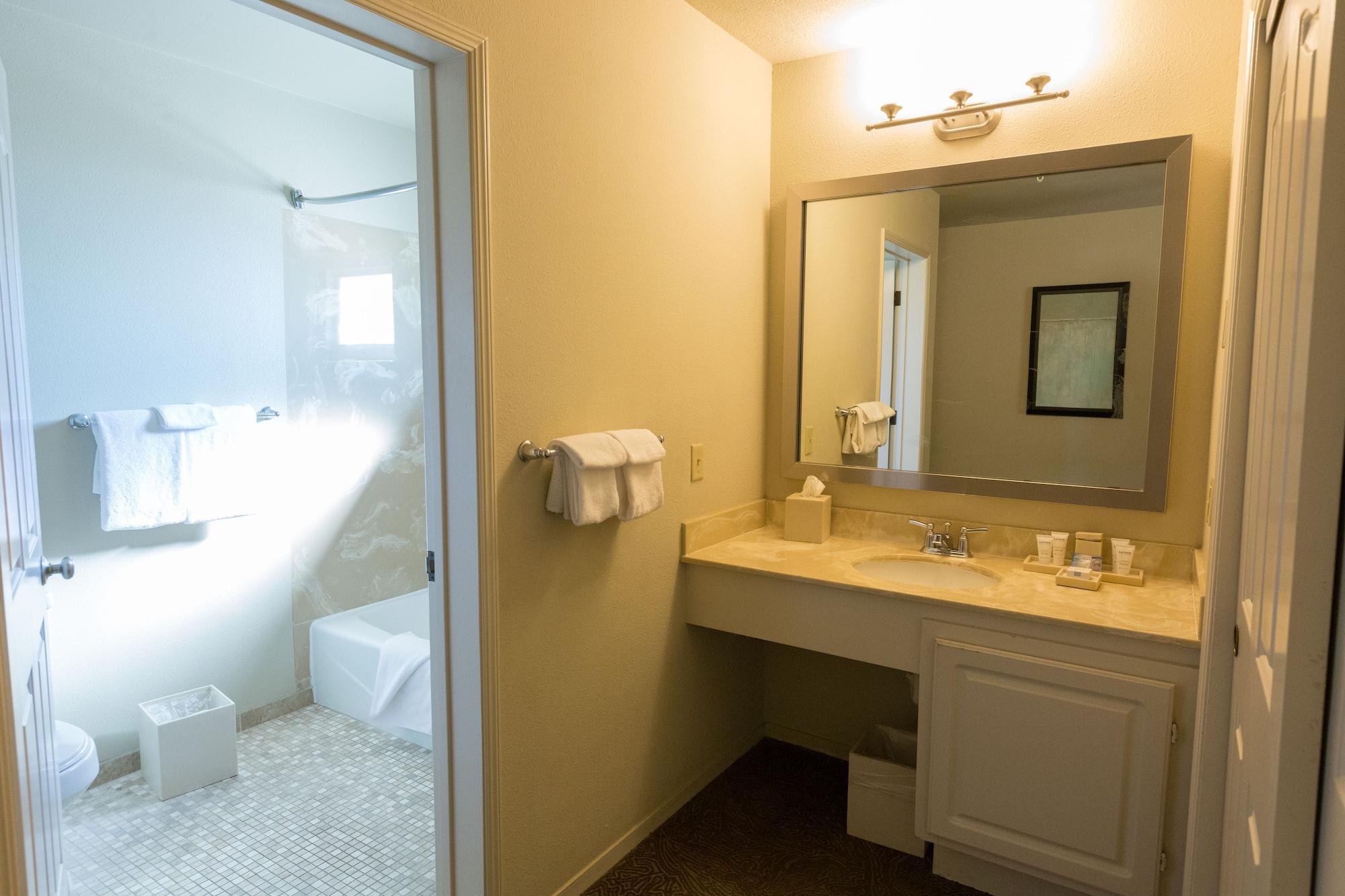 Cambria Landing Inn And Suites Экстерьер фото